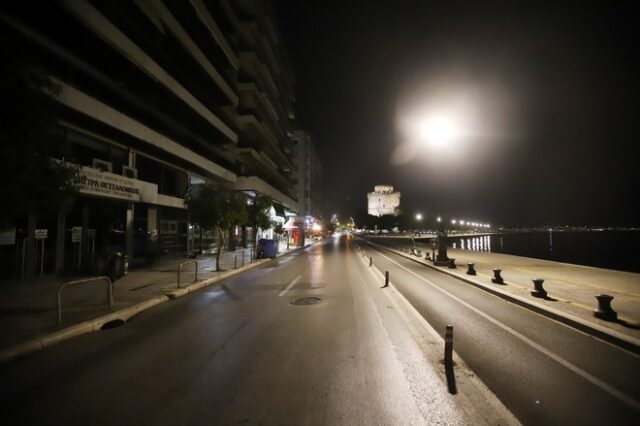 Κορονοϊός: Έρημοι δρόμοι σε Αθήνα και Θεσσαλονίκη – Καρέ από το πρώτο νυχτερινό lockdown