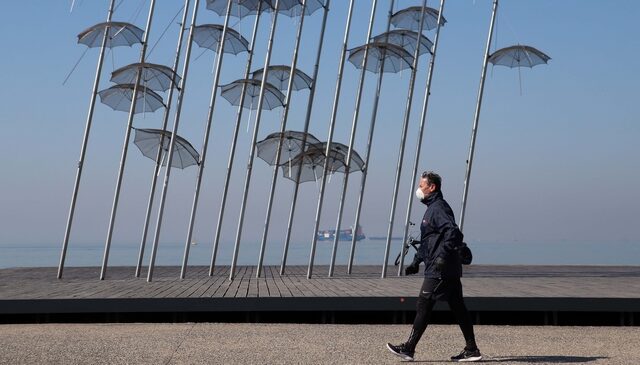 Θεσσαλονίκη: Πόσα εκατ. μάσκες προμηθεύτηκαν σε έναν χρόνο οι κάτοικοι