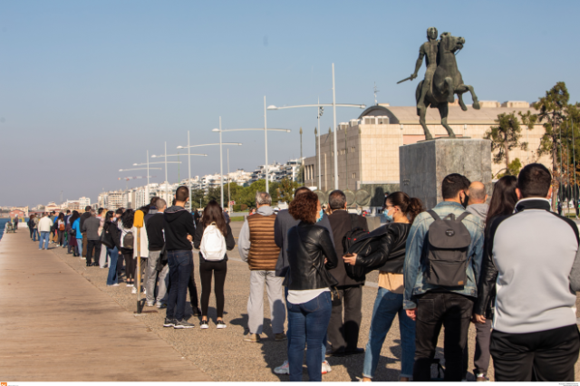 Θεσσαλονίκη: Ατελείωτες ουρές για rapid test – Προ των πυλών το lockdown