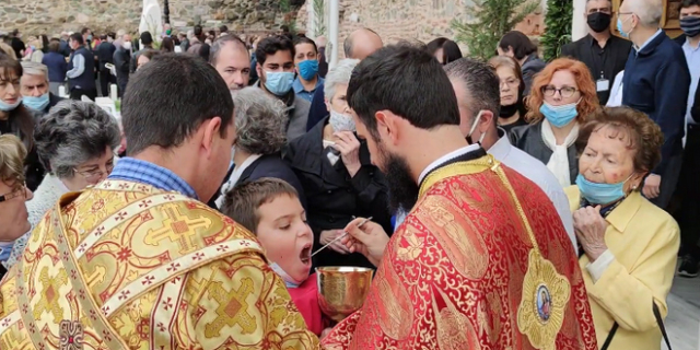 Θεσσαλονίκη: Εξωτερική λιτανεία με Θεία Κοινωνία στο προαύλιο