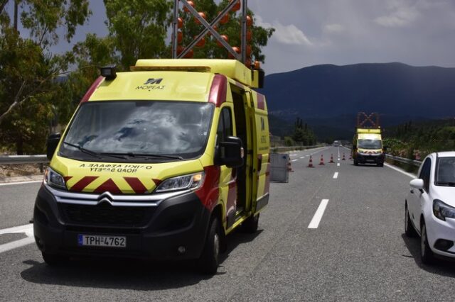 Τραγωδία στις Μικροθήβες: Σταμάτησε στη ΛΕΑ και τον χτύπησε άλλο αυτοκίνητο