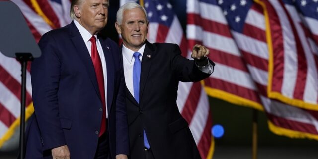 Πενς κατά Τραμπ: “Έθεσε σε κίνδυνο τη ζωή μου” την ημέρα της εισβολής στο Καπιτώλιο