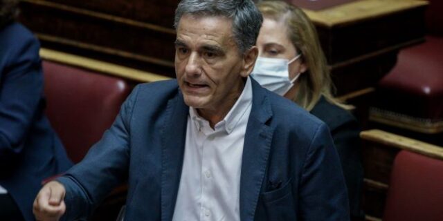Τσακαλώτος σε Γεωργιάδη: “Σας καθησυχάζει ο… καλός στόχος των γκάνγκστερ;”