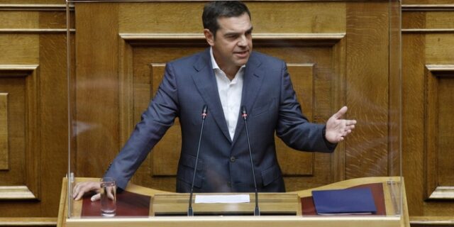 Ο Τσίπρας κατέθεσε πρόταση μομφής κατά του Σταϊκούρα