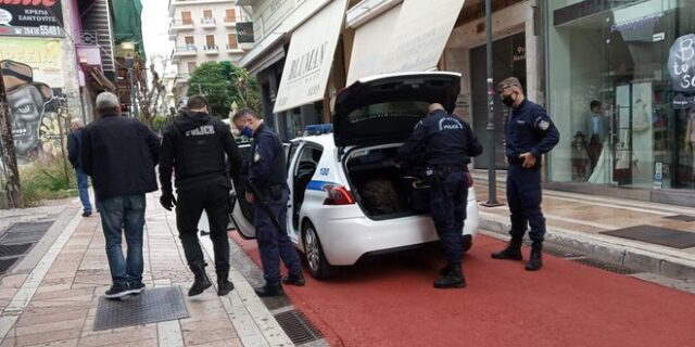 Χώριζε με τη γυναίκα του και την πλήρωσαν οι φίλες της – Μαχαίρωσε μάνα και κόρη