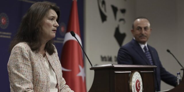 Λογομαχία Τσαβούσογλου με Σουηδή ΥΠΕΞ: “Ποιος σας έδωσε εντολή να τα λέτε αυτά;”