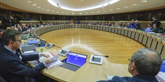 Παρίσι: “Να συμφωνήσουν ΕΕ και Βρετανία για το Brexit μέχρι αρχές Νοεμβρίου”
