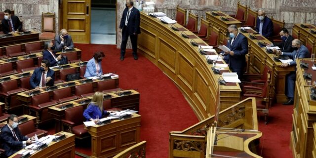 Δίκη Χρυσής Αυγής: Τροπολογία από ΣΥΡΙΖΑ για στέρηση πολιτικών δικαιωμάτων