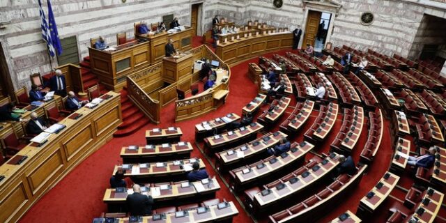 ΕΚΠΟΙΖΩ: Απόσυρση της ρύθμισης περί αναπροσαρμογής των ασφαλίστρων
