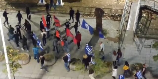 Θεσσαλονίκη: Πορεία οπαδών ΧΑ – Επίθεση στα γραφεία του καταγγέλλει ο ΣΥΡΙΖΑ