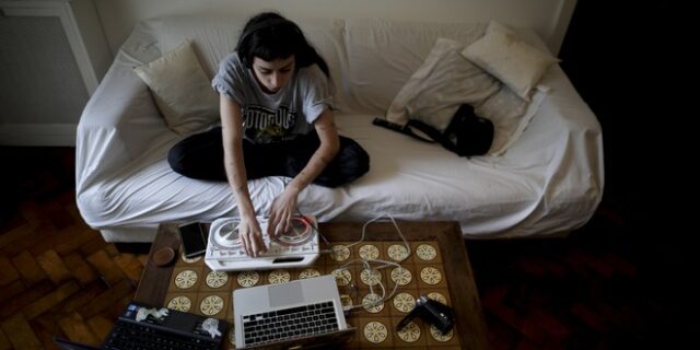 Η καραντίνα σε στρεσάρει; Τρεις ασυνήθιστοι τρόποι που διώχνουν το άγχος