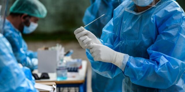 Κορονοϊός: 1251 νέα κρούσματα στην Ελλάδα, 89 θάνατοι και 600 διασωληνωμένοι