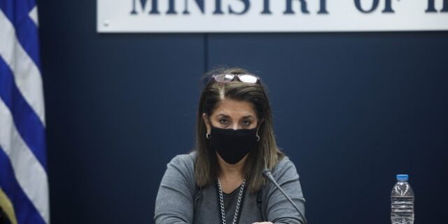 Παπαευαγγέλου: Τα μέτρα αρχίζουν να αποδίδουν όχι όμως με το ρυθμό που περιμέναμε