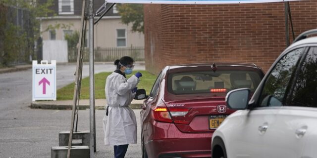 ΗΠΑ: Ο κορονοϊός καλπάζει αλλά ο Τραμπ δεν σκέφτεται lockdown