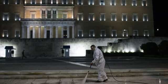 Κορονοϊός: 2556 νέα κρούσματα – Μαύρο ρεκόρ με 34 νέους θανάτους
