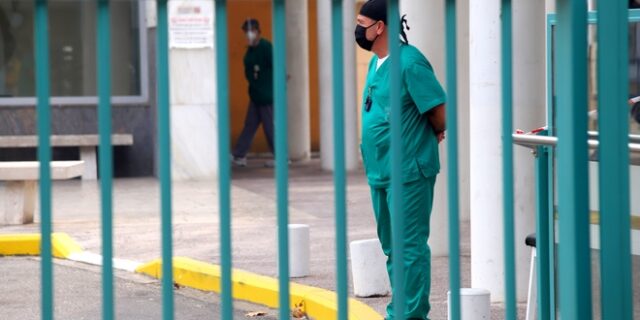 Κορονοϊός: Κορύφωση των διασωληνώσεων τις επόμενες ημέρες προβλέπει το ΑΠΘ