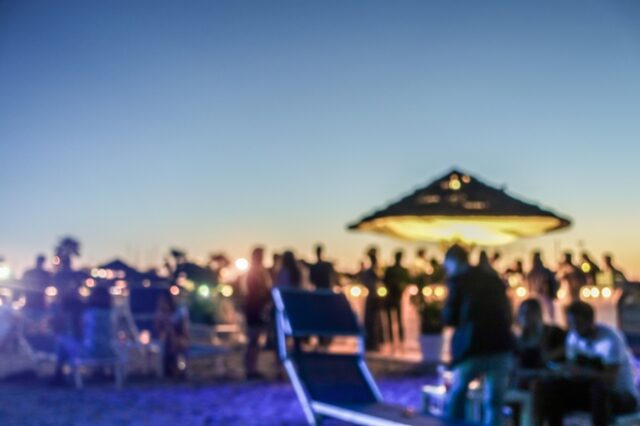 Ρόδος: Οργάνωσαν beach party με 70 άτομα λίγο πριν το lockdown