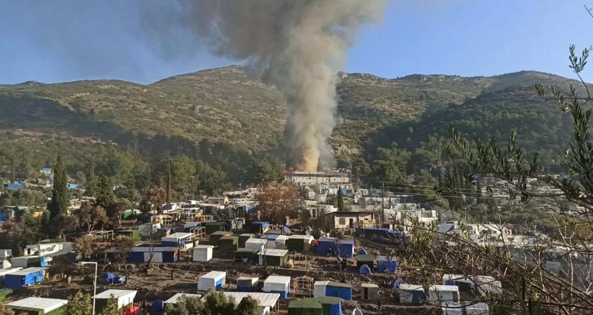 Φωτιά στο ΚΥΤ Σάμου: Καταστράφηκαν εστιατόρια και σκηνές