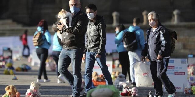 Κολομβία: Συγκέντρωση με αρκουδάκια κατά της κακοποίησης ανηλίκων