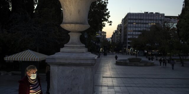 Εξαδάκτυλος: Χαλάρωση μέτρων μόνο με διψήφιο αριθμό διασωληνωμένων