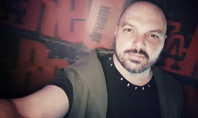 Κορονοϊός: Πέθανε σε ηλικία 39 ετών ο γνωστός DJ Decibel