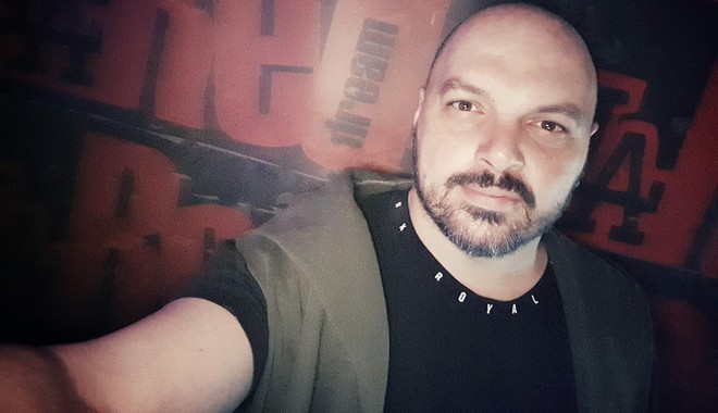 Κορονοϊός: Πέθανε σε ηλικία 39 ετών ο γνωστός DJ Decibel