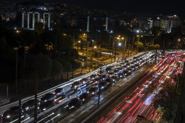 Η μεγάλη φυγή των Αθηναίων λίγο πριν το lockdown: Μποτιλιαρισμένες έξοδοι και δρόμοι της πρωτεύουσας