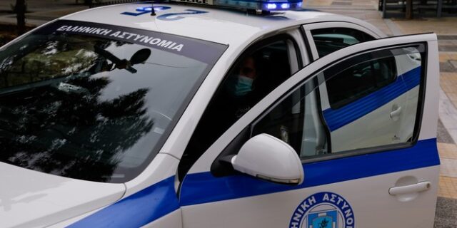 Βόλος: Συλλήψεις νεαρών που μαζεύτηκαν για να δουν ΑΕΚ-Ολυμπιακός