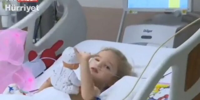 Τουρκία: 2 παιδιά ανασύρθηκαν ζωντανά από τα ερείπια – Νεκρά τα αδέρφια τους