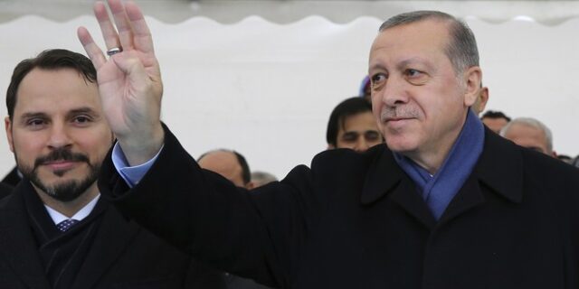 Τουρκία: Δεκτή από τον Ερντογάν η παραίτηση του γαμπρού του