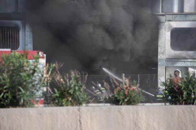 Φωτιά σε εργοστάσιο ανακύκλωσης στον Ασπρόπυργο