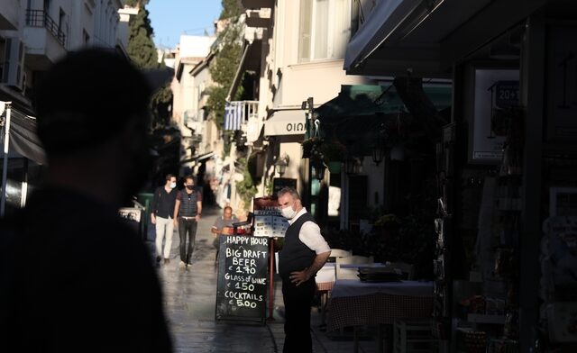 Σχέδιο για άνοιγμα εστίασης και λιανεμπορίου από 1η Δεκεμβρίου