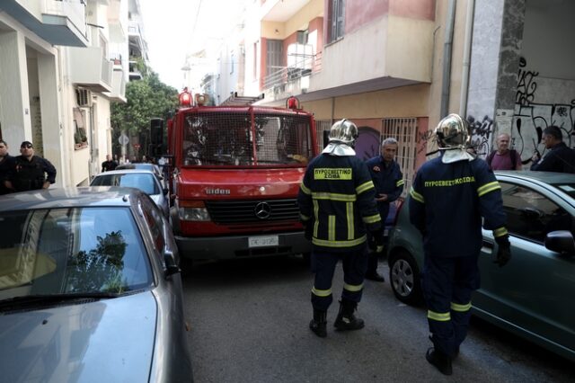 Φωτιά σε σπίτι στη Νίκαια – Απεγκλωβίστηκε ζευγάρι ηλικιωμένων