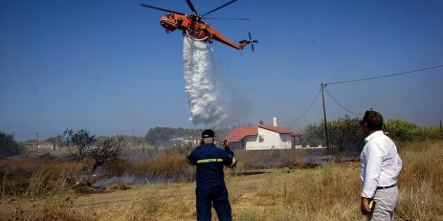Σε ύφεση η φωτιά στη Ρόδο