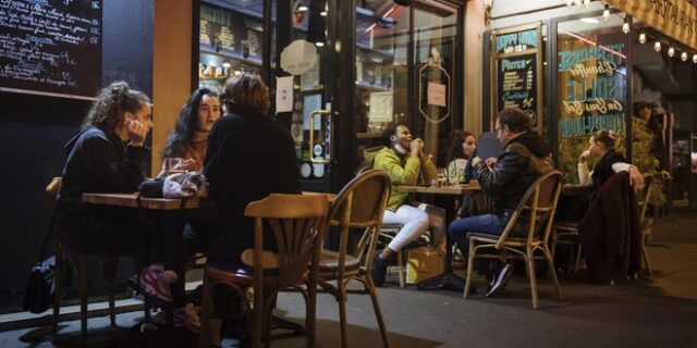 Παρίσι: Απαγόρευση delivery και take away τις νυχτερινές ώρες