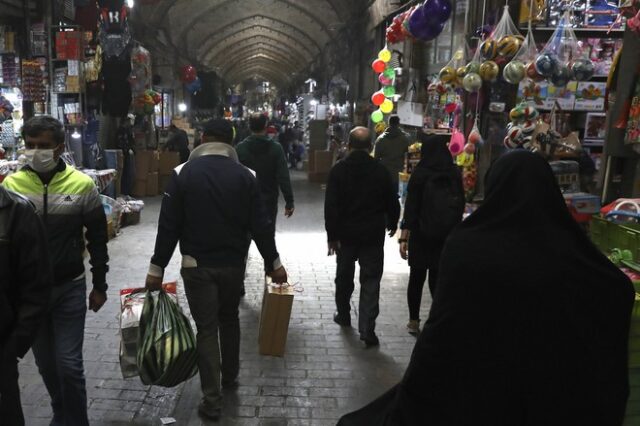 Κορονοϊός στο Ιράν: Γεμάτοι οι δρόμοι παρά τους νέους περιορισμούς