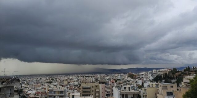 Καιρός: Πτώση θερμοκρασίας και βροχές από τα μέσα της εβδομάδος