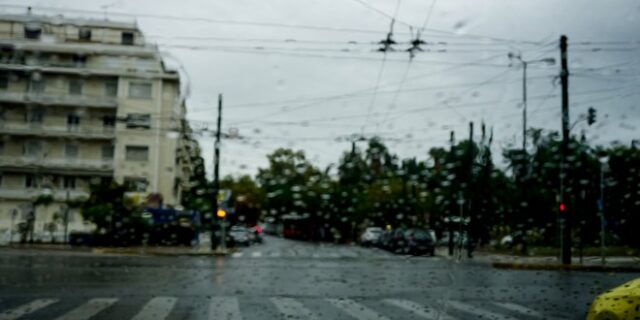 Τοπικές νεφώσεις με λίγες βροχές – Μικρή πτώση θερμοκρασίας