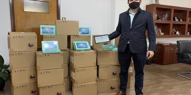 Τηλεκπαίδευση: Τάμπλετ σε 500 παιδιά από τον δήμο Αγίων Αναργύρων – Καματερού