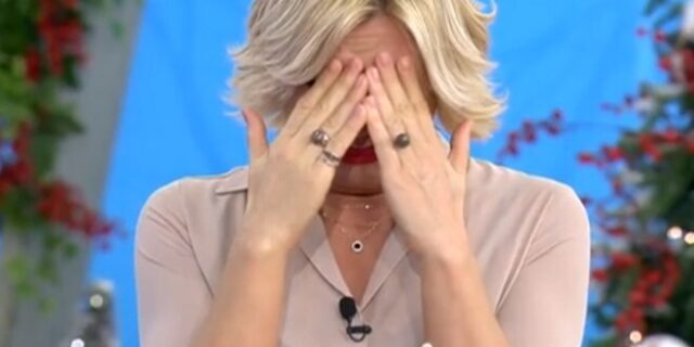 Καραβάτου: Δεν μπορούσε να σταματήσει να κλαίει όταν τηλεφώνησε η μαμά της στην εκπομπή
