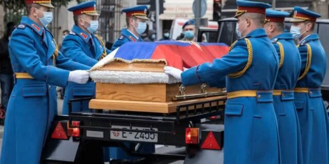 Σερβία: Κηδεύτηκε ο Πατριάρχης Ειρηναίος – Θετικοί πολλοί ιεράρχες