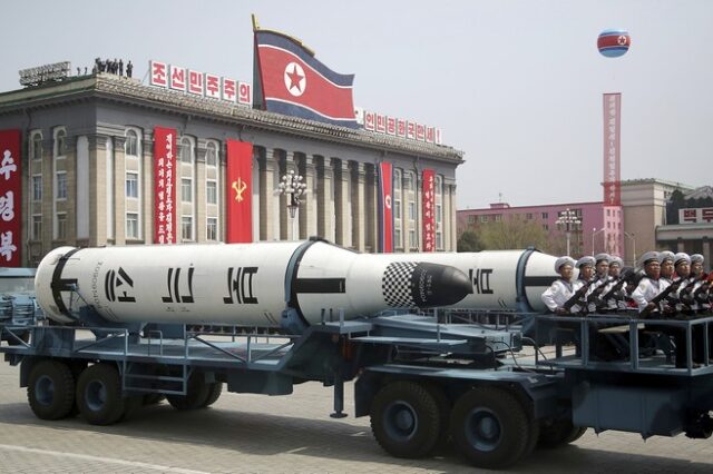 Βόρεια Κορέα: Κατασκευή υποβρυχίου που θα εκτοξεύει βαλλιστικούς πυραύλους