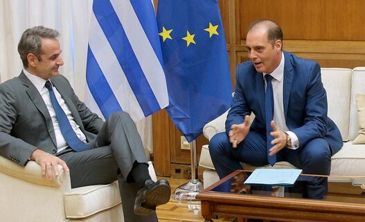 Δεξιά χείρα βοηθείας σε Μητσοτάκη από Βελόπουλο