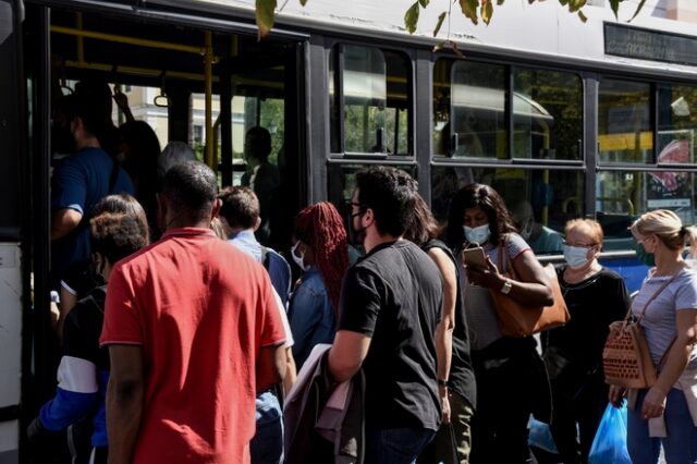 Επόπτες Δημόσιας Υγείας: “Εστίες μετάδοσης του κορονοϊού” τα Μέσα Μαζικής Μεταφοράς