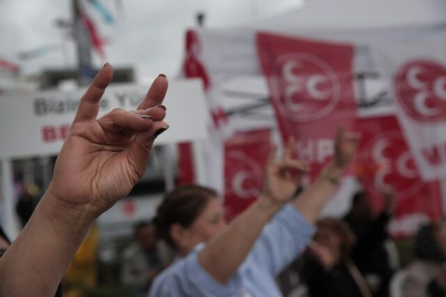 Εκτός νόμου οι Γκρίζοι Λύκοι στη Γαλλία