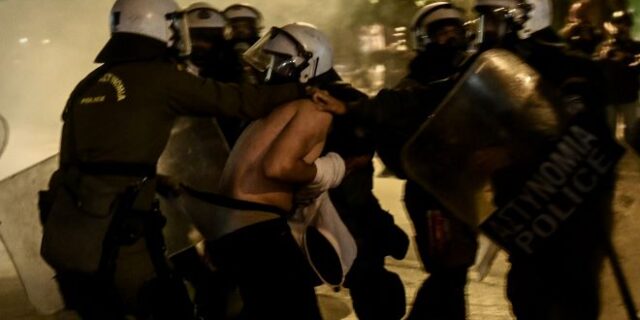 Χρυσοχοϊδης και Λοβέρδος μας προστατεύουν από την…”διαπόμπευση”