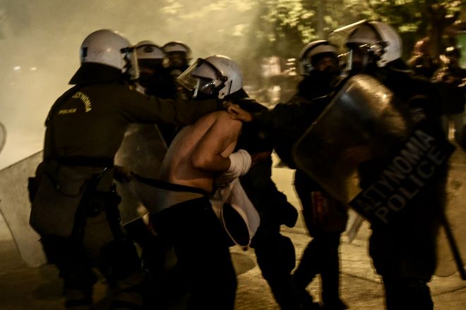 Αυτό δεν είναι προστασία κ. Χρυσοχοΐδη, είναι λογοκρισία