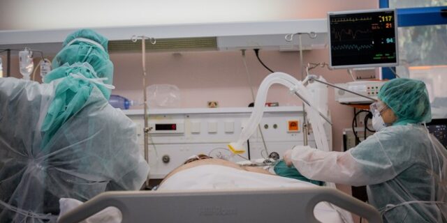Υπουργείο Υγείας: Τριακόσιοι μόνιμοι γιατροί στις ΜΕΘ των Νοσοκομείων