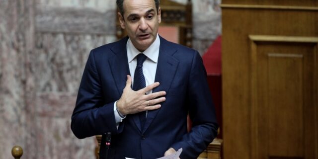 Μητσοτάκης: Καλώ τους πολιτικούς αρχηγούς να πάμε με ένα λουλούδι στο Πολυτεχνείο