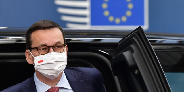 Η Πολωνία απειλεί να τινάξει στον αέρα τον προϋπολογισμό της ΕΕ
